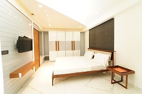 Ebony Residency