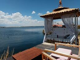 Uros Lake Titicaca Lodge