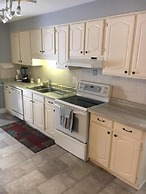Very Large & Welcoming London Bungalow