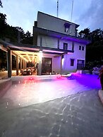 Hokhmah Heart Hotel