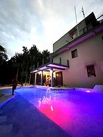 Hokhmah Heart Hotel