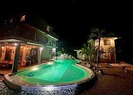 Hokhmah Heart Hotel