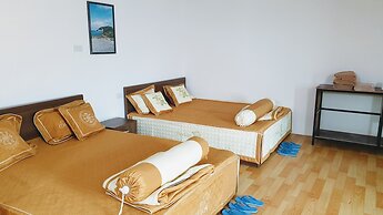 B Stay Hotel