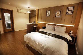 Two Heart Hotel