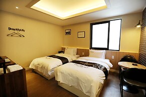 Two Heart Hotel