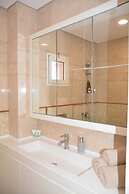 Renovated White 3BD next to Beach - Pool