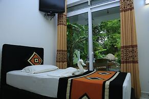 Yala Hotel River Front