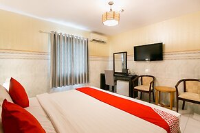 OYO 132 Ochna Hotel