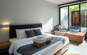 Cherlock Hotel