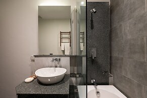 Cherlock Hotel