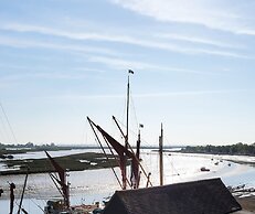 Jolly Sailor- Fish on the Quay