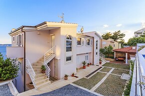 Villa Lola
