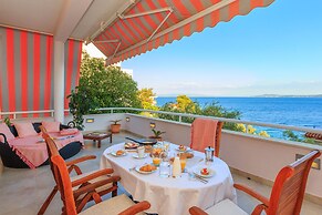 Villa Lola