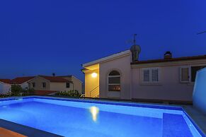 Villa Lola