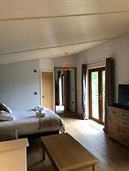 Herons Lake Retreat