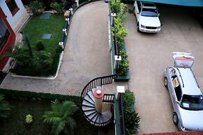 Dina Apartments
