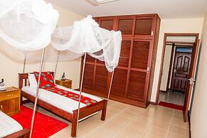 Safiri Kenya Home