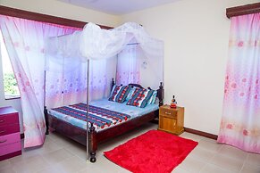 Safiri Kenya Home
