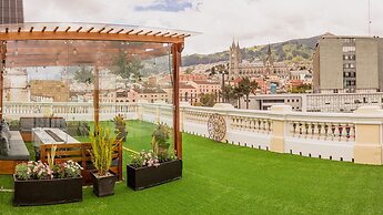 Casona 1914 Quito - Gothic Cathedral View Rooftop