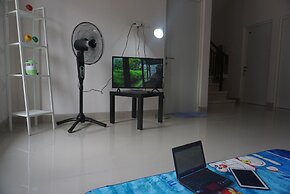 Surabaya Homey near Airport