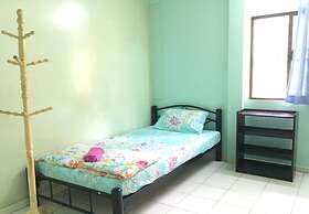 Nat 2 Guest House