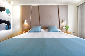 Aqua Suites
