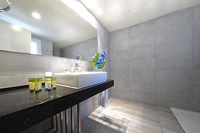 Aqua Suites