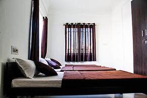 Transit Dorms - Hostel