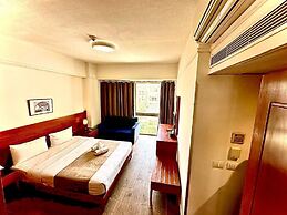 Ceasars Park Hotel