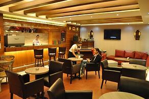 Ceasars Park Hotel