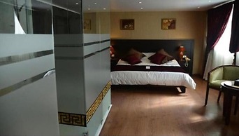 Ceasars Park Hotel
