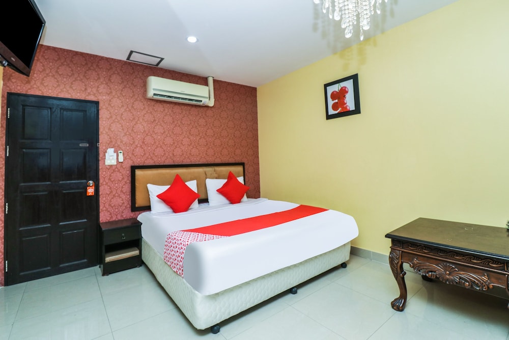 OYO 131 Griebs Inn