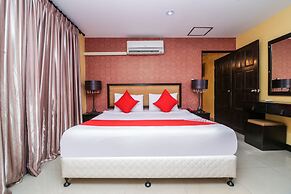 OYO 131 Griebs Inn