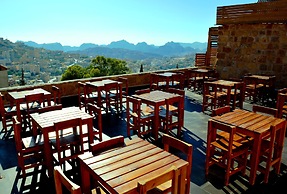 Ata Ali Hotel