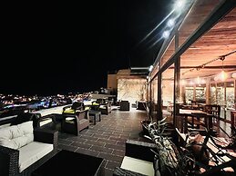 Ata Ali Hotel