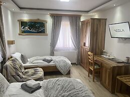 Rustic Inn River