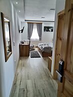 Rustic Inn River