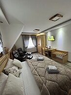 Rustic Inn River