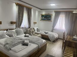 Rustic Inn River