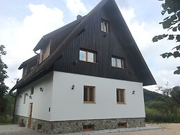 Rustic Inn River