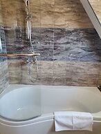 Rustic Inn River