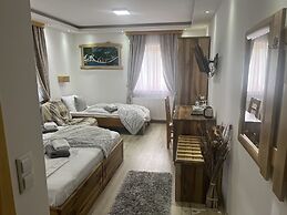Rustic Inn River