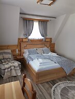 Rustic Inn River