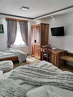 Rustic Inn River