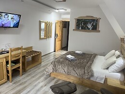 Rustic Inn River