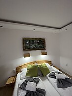 Rustic Inn River