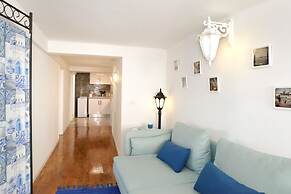 Best Terrace River view Alfama Apartment