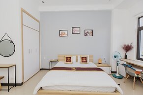 Shjmily House