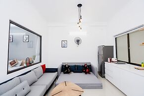 Shjmily House