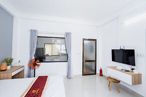 Shjmily House